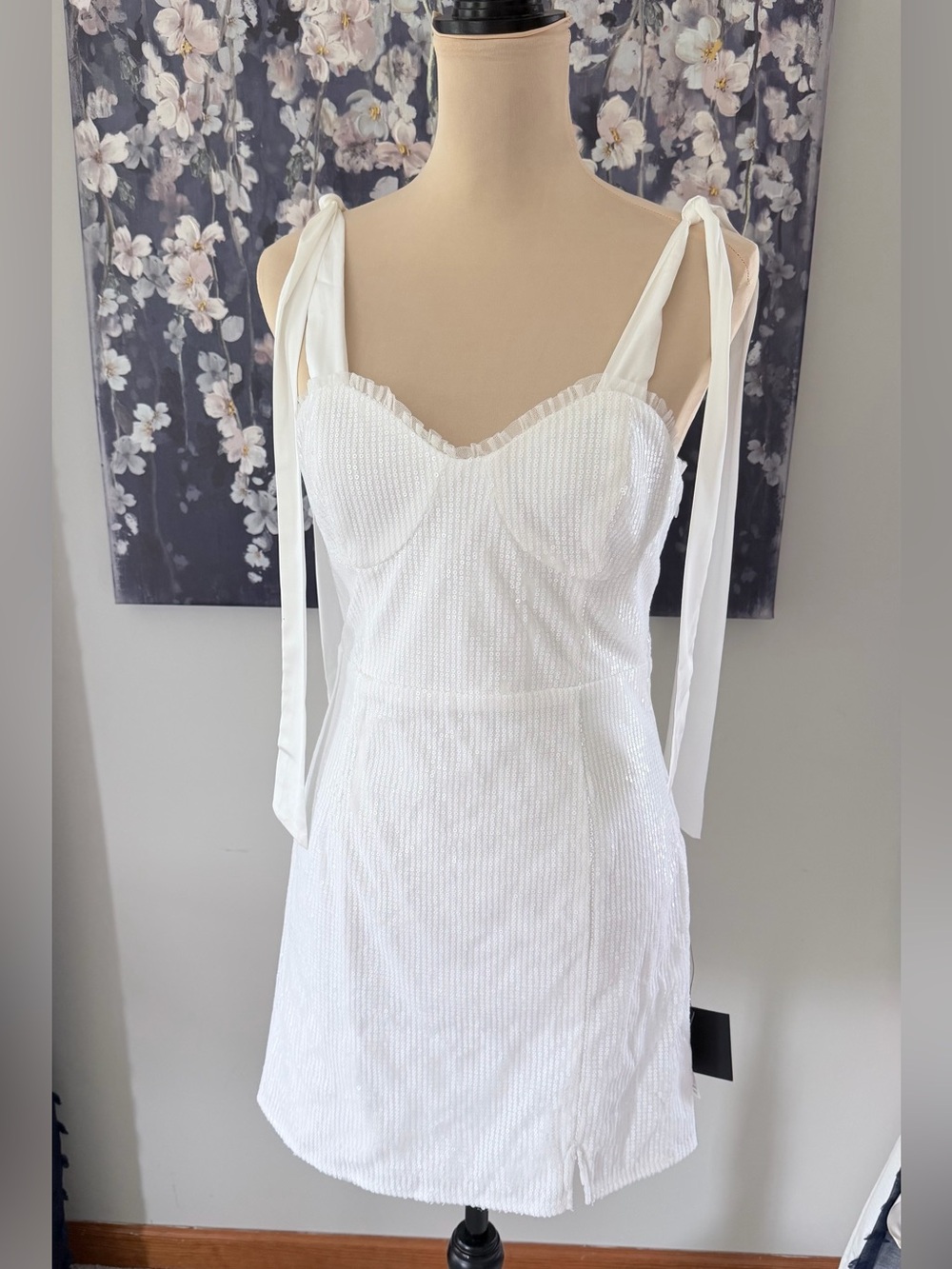 NWT Lulus White Sequin Tie-Shoulder Sweetheart Mini Dress Medium - Picture 5 of 12